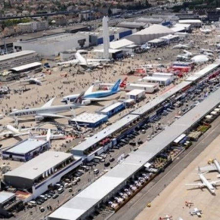 Le Salon International de l'Aéronautique et de l'Espace (SIAE) qui se déroulera à Paris Le Bourget du 15 au 21 Juin 2015 est un événement aux multiples enjeux pour les professionnels du secteur. Spécialiste du transport événementiel, Chabé propose de gérer l'intégralité de vos besoins de transport en voiture avec chauffeur pour un événement parfaitement réussi.