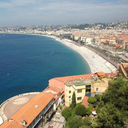 CHABÉ est un des leaders incontestés du transport en voiture avec chauffeur, rayonnant sur l’ensemble de la Côte d’Azur, vous assurant le respect des critères de qualités CHABÉ dans la Région PACA.